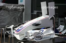 13.07.2006 Magny Cours, France,  BMW Sauber front wing with the new vertical winglets - Formula 1 World Championship, Rd 11, French Grand Prix, Thursday