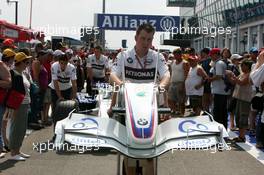 13.07.2006 Magny Cours, France,  BMW Sauber front wing with the new vertical winglets - Formula 1 World Championship, Rd 11, French Grand Prix, Thursday