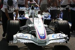 13.07.2006 Magny Cours, France,  BMW Sauber front wing with the new vertical winglets - Formula 1 World Championship, Rd 11, French Grand Prix, Thursday