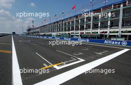 13.07.2006 Magny Cours, France,  Empty grid - Formula 1 World Championship, Rd 11, French Grand Prix, Thursday