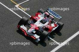 09.06.2006 Silverstone, England,  Jarno Trulli (ITA), Toyota Racing, TF106 - Formula 1 World Championship, Rd 8, British Grand Prix, Friday Practice