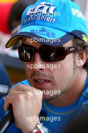 09.06.2006 Silverstone, England,  Fernando Alonso (ESP), Renault F1 Team - Formula 1 World Championship, Rd 8, British Grand Prix, Friday
