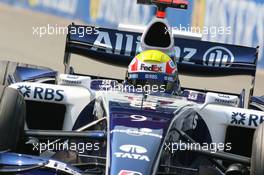 09.06.2006 Silverstone, England,  Mark Webber (AUS), Williams F1 Team - Formula 1 World Championship, Rd 8, British Grand Prix, Friday Practice