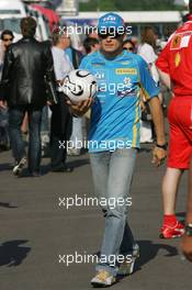 09.06.2006 Silverstone, England,  Giancarlo Fisichella (ITA), Renault F1 Team - Formula 1 World Championship, Rd 8, British Grand Prix, Friday