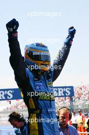 10.06.2006 Silverstone, England,  Fernando Alonso (ESP), Renault F1 Team gets pole position - Formula 1 World Championship, Rd 8, British Grand Prix, Saturday Qualifying