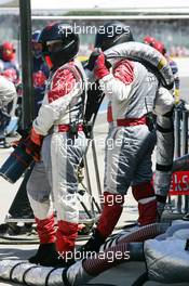 10.06.2006 Silverstone, England,  Midland MF1 Racing, Re-fuelers - Formula 1 World Championship, Rd 8, British Grand Prix, Saturday Qualifying