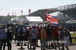 10.06.2006 Silverstone, England,  Fans at the circuit - Formula 1 World Championship, Rd 8, British Grand Prix, Saturday Practice