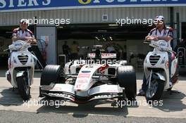 08.06.2006 Silverstone, England,  Rubens Barrichello (BRA), Honda Racing F1 Team and Jenson Button (GBR), Honda Racing F1 Team - Formula 1 World Championship, Rd 8, British Grand Prix, Thursday