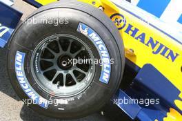 08.06.2006 Silverstone, England,  Fernando Alonso (ESP), Renault F1 Team, R26, Michelin Tyre - Formula 1 World Championship, Rd 8, British Grand Prix, Thursday