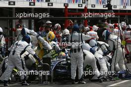 30.07.2006 Hockenheim, Germany,  PIT STOP - Mark Webber (AUS), Williams F1 Team - Formula 1 World Championship, Rd 12, German Grand Prix, Sunday Race