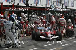 30.07.2006 Hockenheim, Germany,  PIT STOP - Jarno Trulli (ITA), Toyota Racing - Formula 1 World Championship, Rd 12, German Grand Prix, Sunday Race