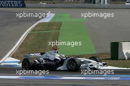 30.07.2006 Hockenheim, Germany,  Nick Heidfeld (GER), BMW Sauber F1 Team, F1.06 with a puncture - Formula 1 World Championship, Rd 12, German Grand Prix, Sunday Race