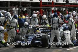 30.07.2006 Hockenheim, Germany,  PIT STOP - Mark Webber (AUS), Williams F1 Team - Formula 1 World Championship, Rd 12, German Grand Prix, Sunday Race
