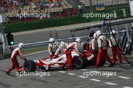30.07.2006 Hockenheim, Germany,  PIT STOP - Takuma Sato (JPN), Super Aguri F1 - Formula 1 World Championship, Rd 12, German Grand Prix, Sunday Race