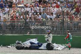 30.07.2006 Hockenheim, Germany,  Jacques Villeneuve (CDN), BMW Sauber F1 Team, F1.06, crashed - Formula 1 World Championship, Rd 12, German Grand Prix, Sunday Race