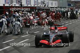 30.07.2006 Hockenheim, Germany,  PIT STOP - Kimi Raikkonen (FIN), Räikkönen, McLaren Mercedes - Formula 1 World Championship, Rd 12, German Grand Prix, Sunday Race