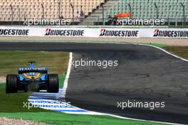 29.07.2006 Hockenheim, Germany,  Giancarlo Fisichella (ITA), Renault F1 Team R26, going wide - Formula 1 World Championship, Rd 12, German Grand Prix, Saturday Practice