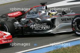 29.07.2006 Hockenheim, Germany,  Pedro de la Rosa (ESP), McLaren Mercedes, MP4-21 was hit by Ralf Schumacher (GER), Toyota Racing - Formula 1 World Championship, Rd 12, German Grand Prix, Saturday Qualifying