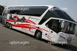 27.07.2006 Hockenheim, Germany,  Toyota F1, NEOPLAN Starliner for the Panasonic Toyota Racing Team Ralf Schumacher names the coach "Olympia" - Formula 1 World Championship, Rd 12, German Grand Prix, Thursday