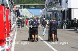 27.07.2006 Hockenheim, Germany,  Williams F1 Team, personnel in the paddock - Formula 1 World Championship, Rd 12, German Grand Prix, Thursday