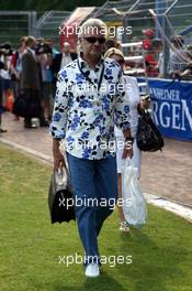 26.07.2006 Mannheim, Germany,  "Spiel des Herzens" - Willi Weber (GER), Driver Manager and Corina Schumacher (GER), Corinna, Wife of Michael Schumacher - F1 Superstars (Michael Schumacher) plays against the RTL-Superstars, Charity, RTL Stiftung "Kinder in Not", UNESCO - Formula 1 World Championship, Rd 12, German Grand Prix, Wednesday