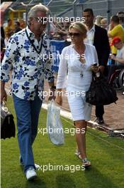 26.07.2006 Mannheim, Germany,  "Spiel des Herzens" - Willi Weber (GER), Driver Manager and Corina Schumacher (GER), Corinna, Wife of Michael Schumacher - F1 Superstars (Michael Schumacher) plays against the RTL-Superstars, Charity, RTL Stiftung "Kinder in Not", UNESCO - Formula 1 World Championship, Rd 12, German Grand Prix, Wednesday