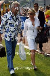 26.07.2006 Mannheim, Germany,  "Spiel des Herzens" - Willi Weber (GER), Driver Manager and Corina Schumacher (GER), Corinna, Wife of Michael Schumacher - F1 Superstars (Michael Schumacher) plays against the RTL-Superstars, Charity, RTL Stiftung "Kinder in Not", UNESCO - Formula 1 World Championship, Rd 12, German Grand Prix, Wednesday