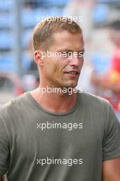 26.07.2006 Mannheim, Germany,  "Spiel des Herzens" - Arrival of Till Schweiger (Actor) - F1 Superstars (Michael Schumacher) plays against the RTL-Superstars, Charity, RTL Stiftung "Kinder in Not", UNESCO - Formula 1 World Championship, Rd 12, German Grand Prix, Wednesday