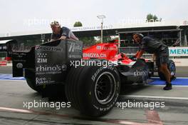 08.09.2006 Monza, Italy,  Tiago Monteiro (POR), Midland MF1 Racing, Pitlane, Box, Garage - Formula 1 World Championship, Rd 15, Italian Grand Prix, Friday Practice