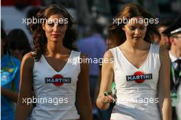 08.09.2006 Monza, Italy,  A girl in the paddock - Formula 1 World Championship, Rd 15, Italian Grand Prix, Friday