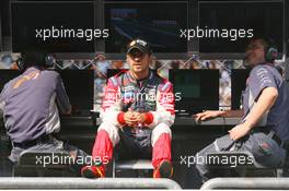 08.09.2006 Monza, Italy,  Tiago Monteiro (POR), Midland MF1 Racing on the pit wall - Formula 1 World Championship, Rd 15, Italian Grand Prix, Friday Practice