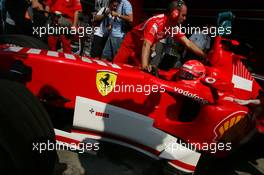 08.09.2006 Monza, Italy,  Michael Schumacher (GER), Scuderia Ferrari, Pitlane, Box, Garage - Formula 1 World Championship, Rd 15, Italian Grand Prix, Friday Practice