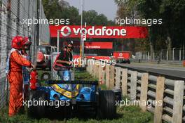 10.09.2006 Monza, Italy,  Fernando Alonso (ESP), Renault F1 Team, R26, retired with engine failure - Formula 1 World Championship, Rd 15, Italian Grand Prix, Sunday Race