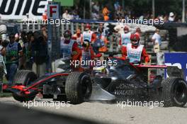 10.09.2006 Monza, Italy,  Pedro de la Rosa (ESP), McLaren Mercedes, MP4-21, retired - Formula 1 World Championship, Rd 15, Italian Grand Prix, Sunday Race