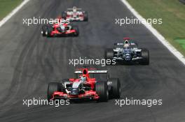 10.09.2006 Monza, Italy,  Christijan Albers (NED), Spyker MF1 Racing, Mark Webber (AUS), Williams F1 Team - Formula 1 World Championship, Rd 15, Italian Grand Prix, Sunday Race