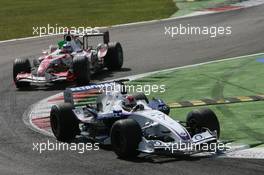 10.09.2006 Monza, Italy,  Robert Kubica (POL),  BMW Sauber F1 Team and Takuma Sato (JPN), Super Aguri F1 - Formula 1 World Championship, Rd 15, Italian Grand Prix, Sunday Race