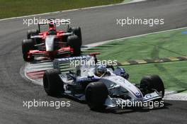 10.09.2006 Monza, Italy,  Nick Heidfeld (GER), BMW Sauber F1 Team and Christijan Albers (NED), Spyker MF1 Racing - Formula 1 World Championship, Rd 15, Italian Grand Prix, Sunday Race