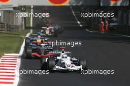 10.09.2006 Monza, Italy,  Nick Heidfeld (GER), BMW Sauber F1 Team and Pedro de la Rosa (ESP), McLaren Mercedes - Formula 1 World Championship, Rd 15, Italian Grand Prix, Sunday Race