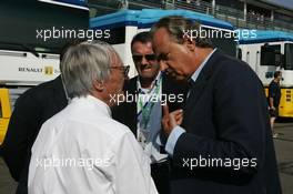 09.09.2006 Monza, Italy,  (Left) Bernie Ecclestone (GBR), (Right) Angelo Codignoni, Eurosport president and CEO, (Centre) Marcello Lotti, General Manager of KSO (WTCC) - Formula 1 World Championship, Rd 15, Italian Grand Prix, Saturday