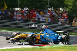 09.09.2006 Monza, Italy,  Fernando Alonso (ESP), Renault F1 Team, R26 - Formula 1 World Championship, Rd 15, Italian Grand Prix, Saturday Practice