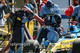09.09.2006 Monza, Italy,  Fernando Alonso (ESP), Renault F1 Team, R26 - Formula 1 World Championship, Rd 15, Italian Grand Prix, Saturday Qualifying
