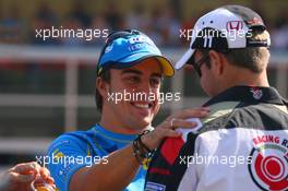 10.09.2006 Monza, Italy,  Fernando Alonso (ESP), Renault F1 Team and Rubens Barrichello (BRA), Honda Racing F1 Team - Formula 1 World Championship, Rd 15, Italian Grand Prix, Sunday