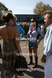 10.09.2006 Monza, Italy,  Flavio Briatore (ITA), Renault F1 Team, Team Chief, Managing Director and Elisabetta Gregoracci, Slavica Ecclestone (SLO), Wife to Bernie Ecclestone  - Formula 1 World Championship, Rd 15, Italian Grand Prix, Sunday