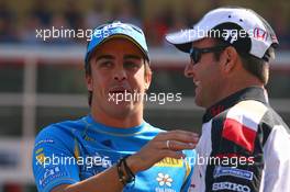 10.09.2006 Monza, Italy,  Fernando Alonso (ESP), Renault F1 Team and Rubens Barrichello (BRA), Honda Racing F1 Team - Formula 1 World Championship, Rd 15, Italian Grand Prix, Sunday