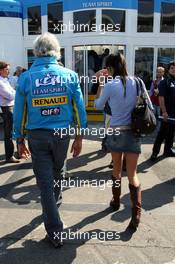 10.09.2006 Monza, Italy,  Flavio Briatore (ITA), Renault F1 Team, Team Chief, Managing Director and Elisabetta Gregoracci - Formula 1 World Championship, Rd 15, Italian Grand Prix, Sunday