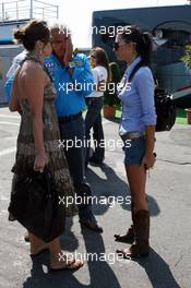 10.09.2006 Monza, Italy,  Flavio Briatore (ITA), Renault F1 Team, Team Chief, Managing Director and Elisabetta Gregoracci, Slavica Ecclestone (SLO), Wife to Bernie Ecclestone  - Formula 1 World Championship, Rd 15, Italian Grand Prix, Sunday