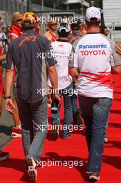 10.09.2006 Monza, Italy,  Christijan Albers (NED), Spyker MF1 Racing, Ralf Schumacher (GER), Toyota Racing - Formula 1 World Championship, Rd 15, Italian Grand Prix, Sunday