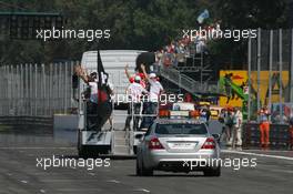 10.09.2006 Monza, Italy,  Drivers parade - Formula 1 World Championship, Rd 15, Italian Grand Prix, Sunday