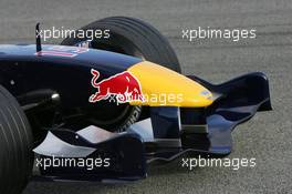 13.01.2006 Jerez, Spain,  Christian Klien (AUT), Red Bull Racing, Details of the new RB2, front wing - Formula One Testing