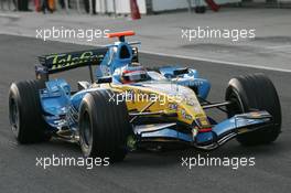 12.01.2006 Jerez, Spain,  Fernando Alonso (ESP), Renault F1 Team, in the new R26 - Formula One Testing